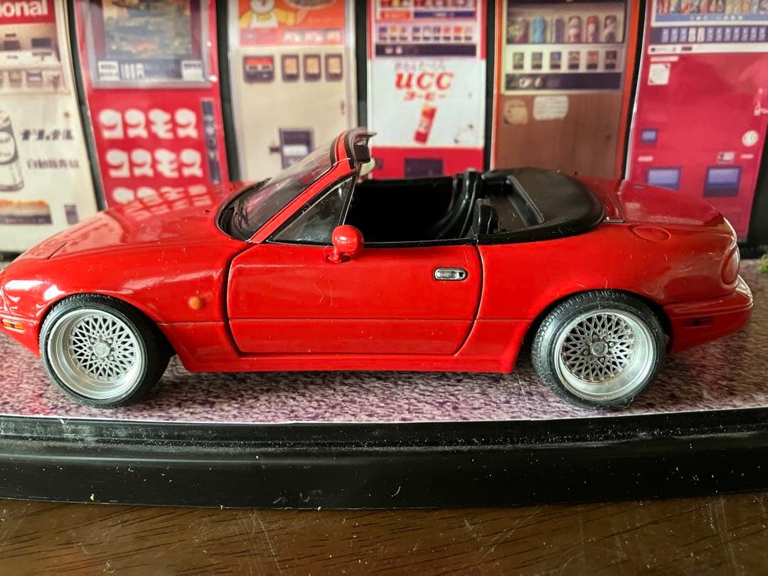 1/24マツダユーノスロードスター　ローダウンカスタムジオラマ 自動販売機照明付