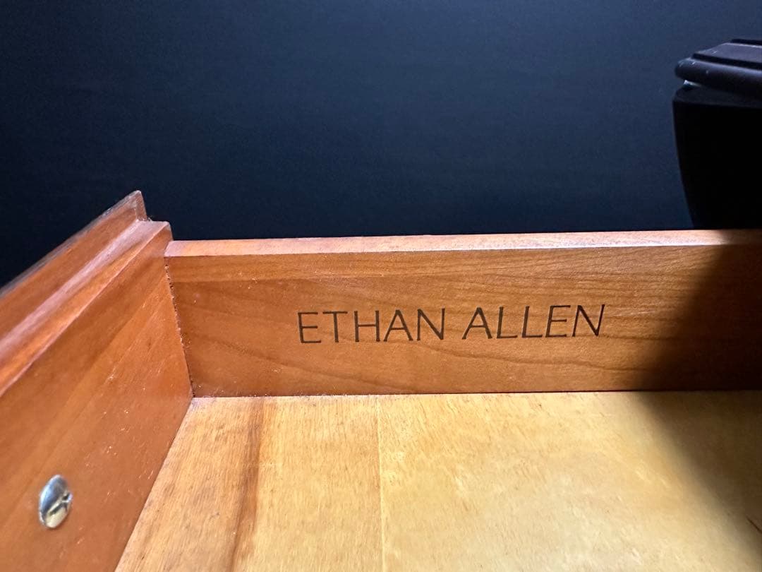 ETHAN ALLEN / イーセンアーレン ヴィンテージ　サイドテーブル