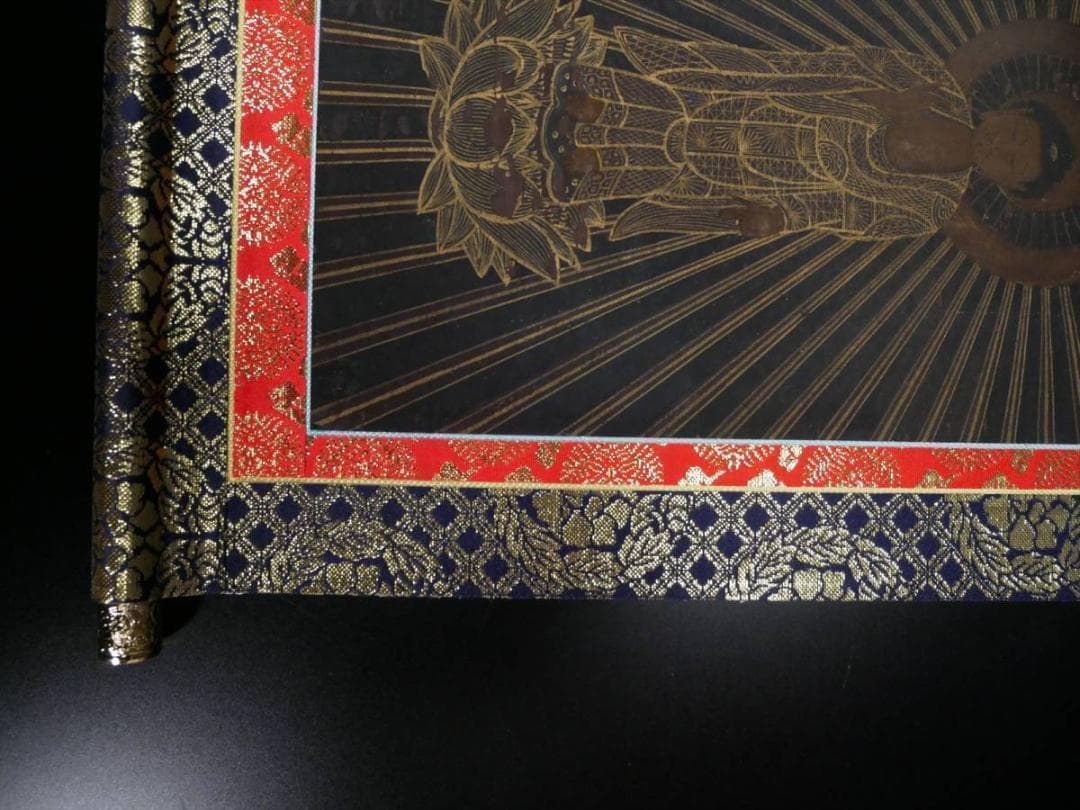 限定値下　表装した100年以上前の阿弥陀様掛軸　高さ46㎝　3723