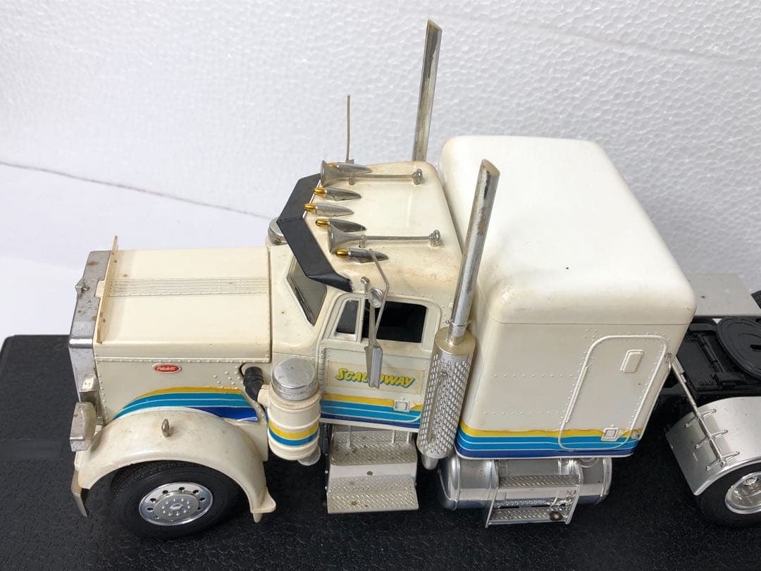 Revell PETERBILT 359 1/24 トラック トレーラーヘッド