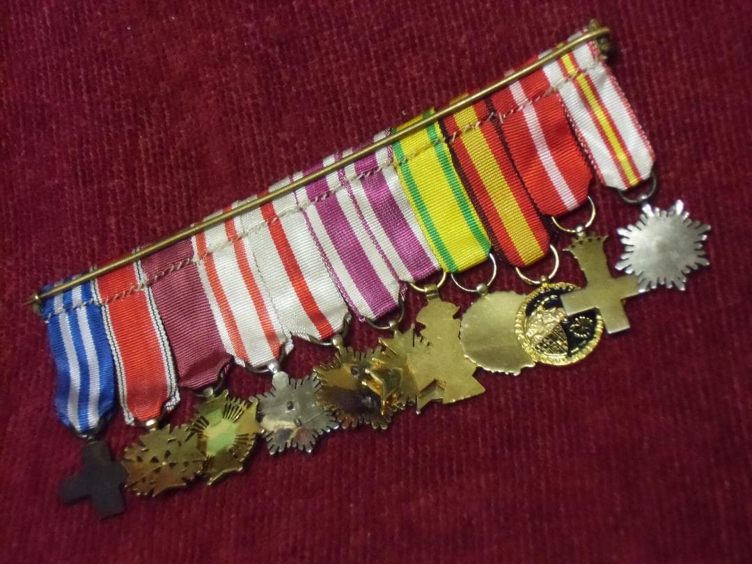 ＳＰスペイン軍＊勲章/徽章＊夜会服/礼装用ミニチュア１１連勲章（実物）