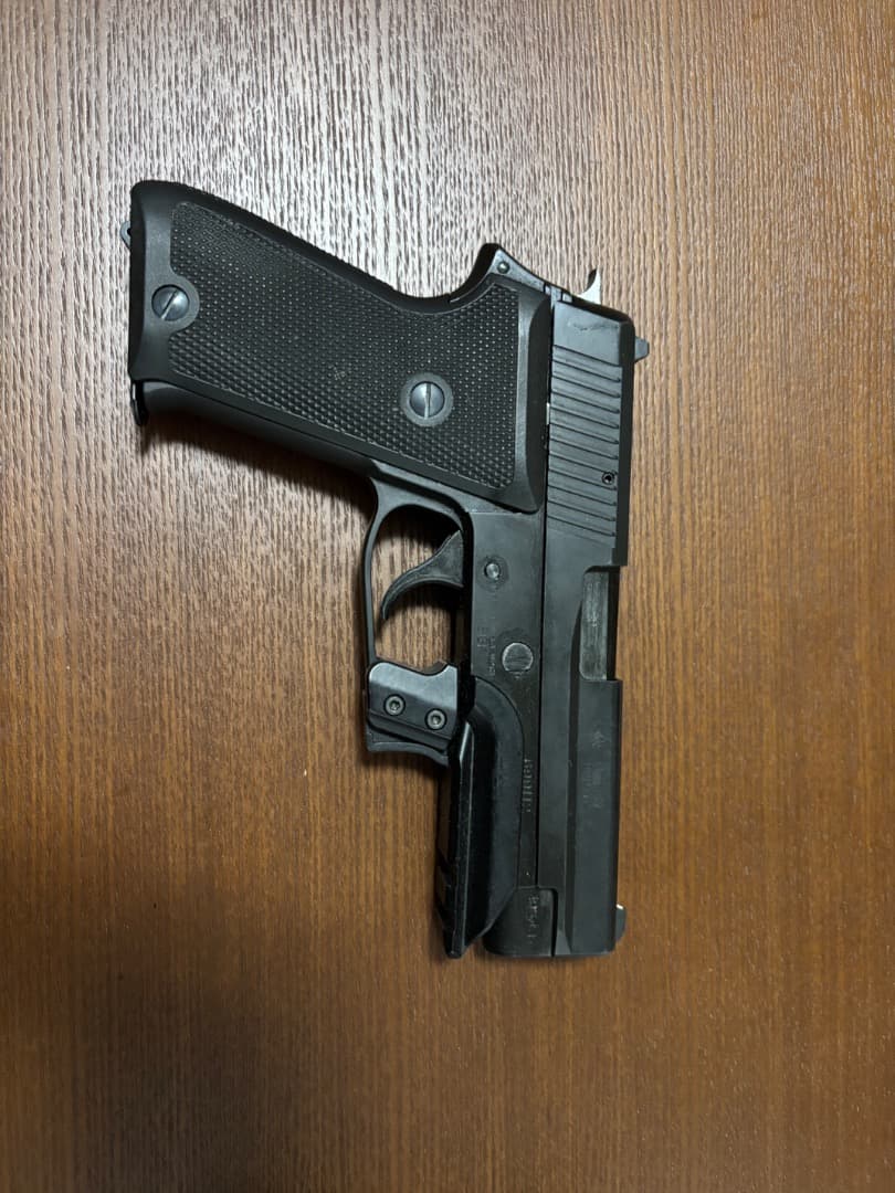 モデルガン　SIG P220 IC 航空自衛隊 9mm拳銃