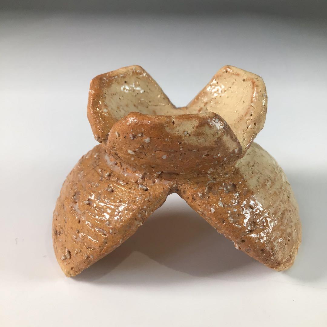 Ｒ８６４　蓋置　『萩焼』『十代　三輪休雪造』『三ツ葉蓋置』　共箱　茶道具