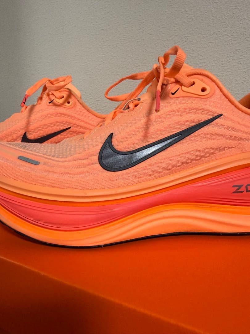 NIKE ボメロプラス 25.5am