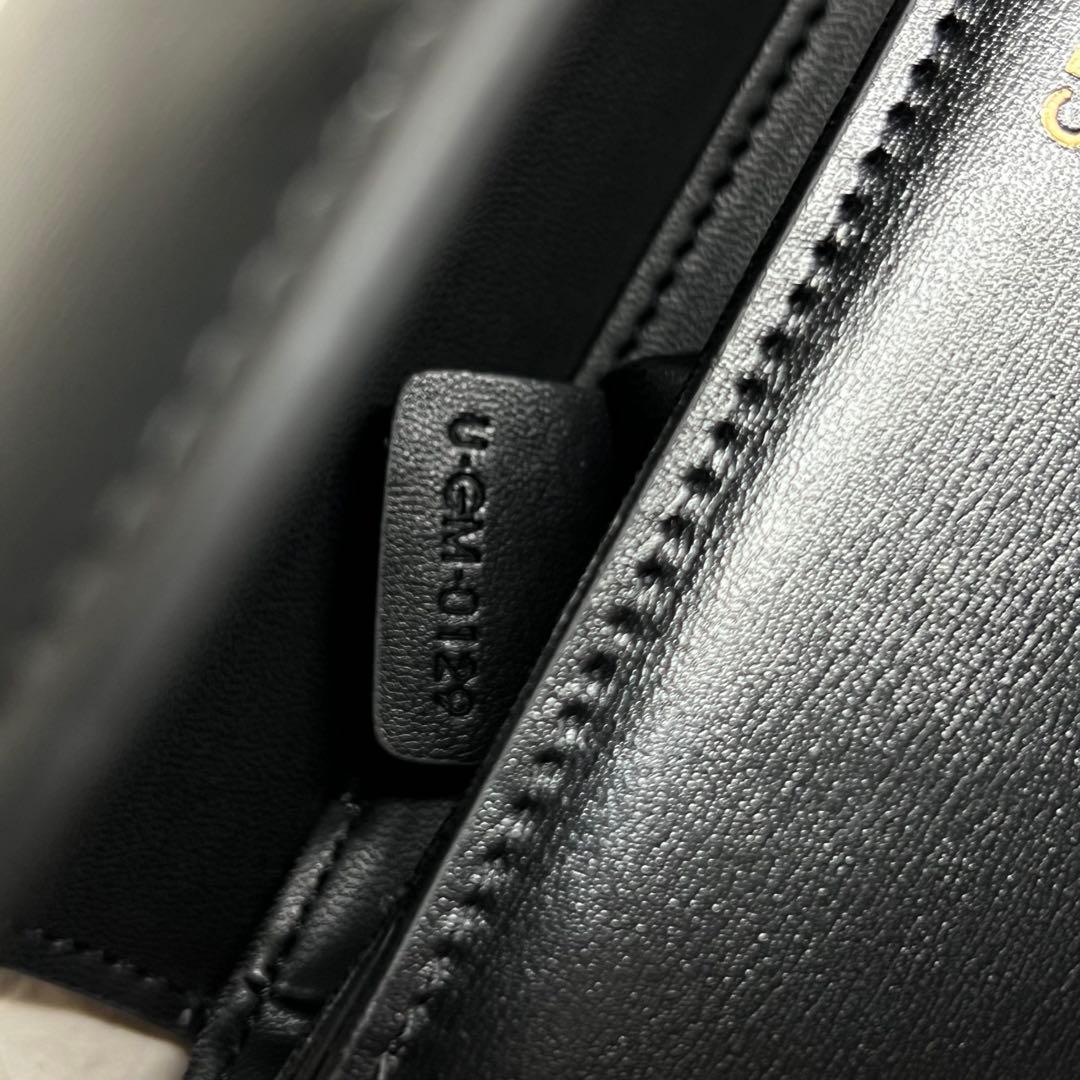 極美品✨️ブラックショルダーバッグ