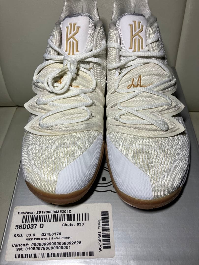 《未使用》　Nike カイリー5 22㎝　レア　キッズ　レディース