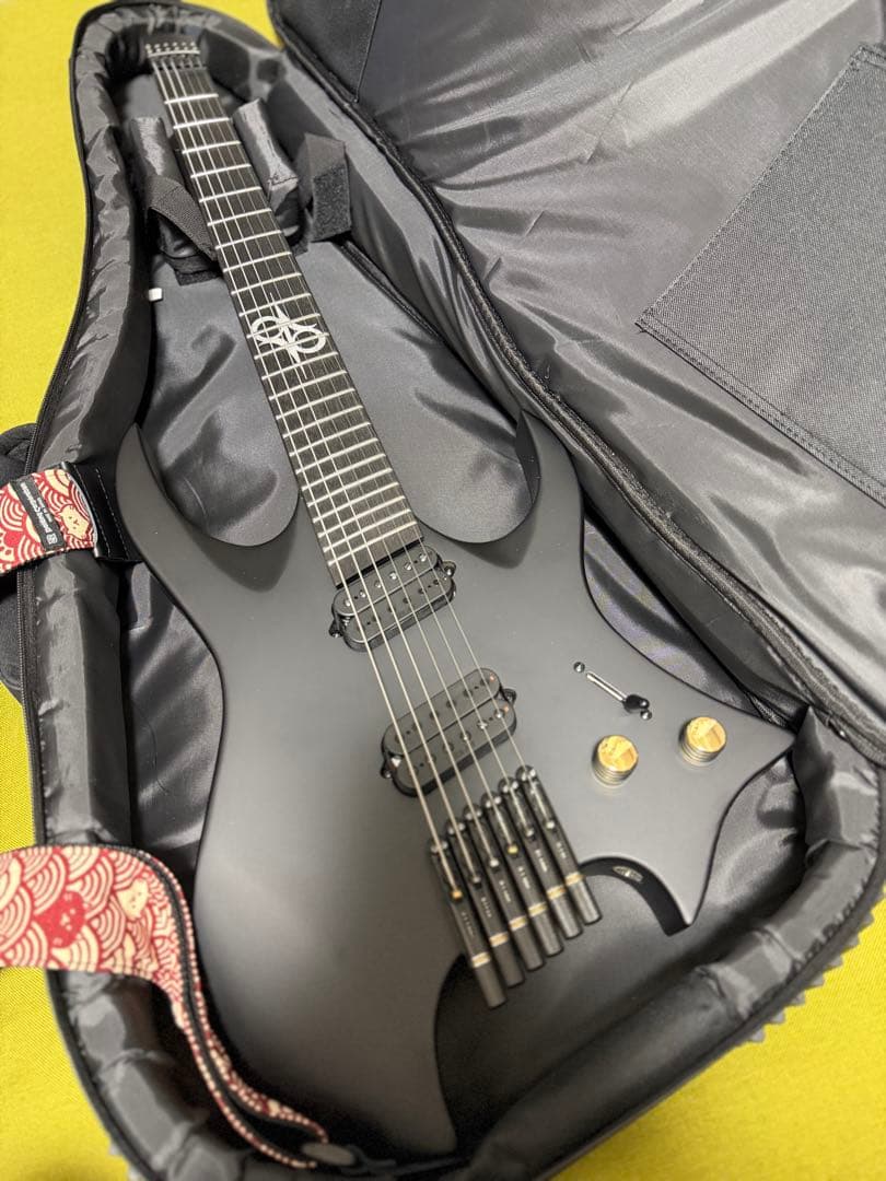 Solar Guitars H2.6C ヘッドレスギター