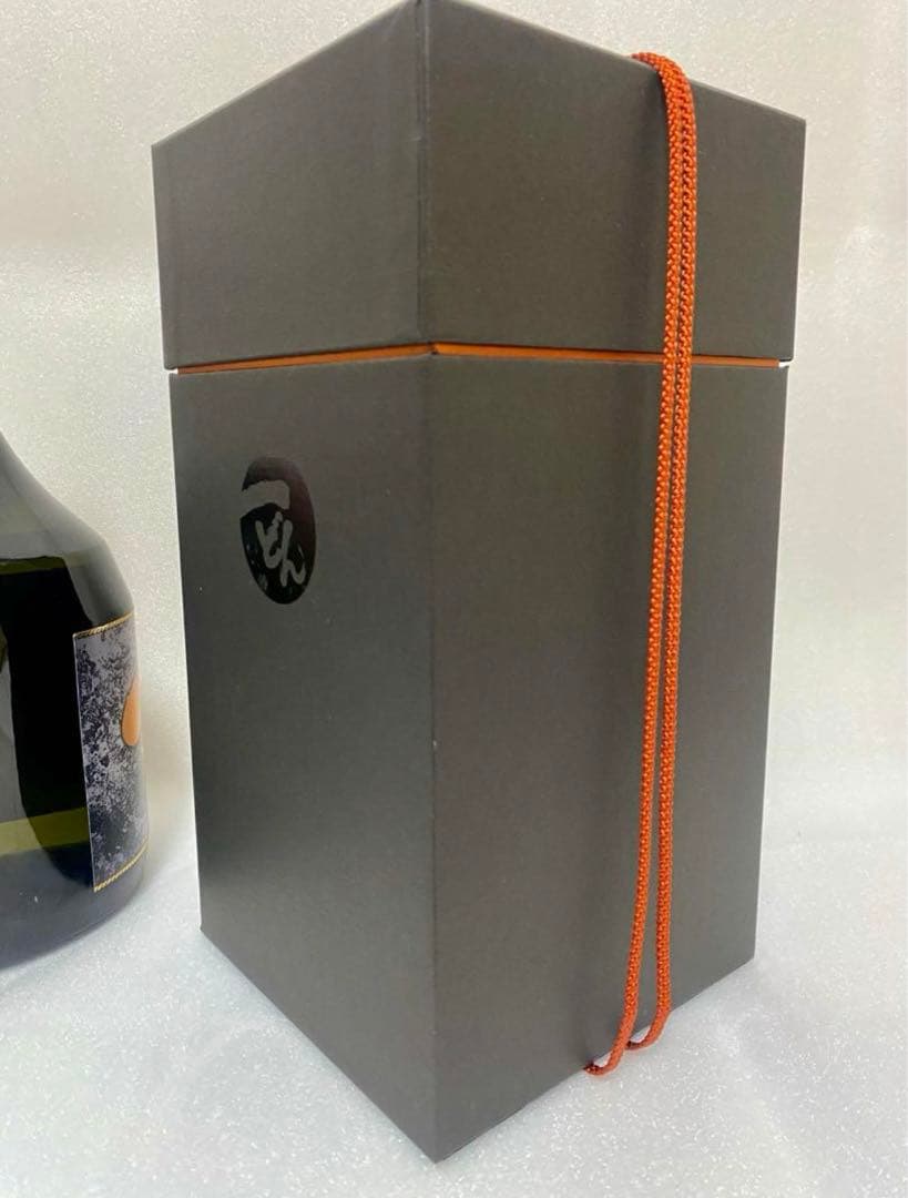 【希少品】一どん化粧箱付1800ml 金ラベル　　　　　村尾　森伊蔵　魔王