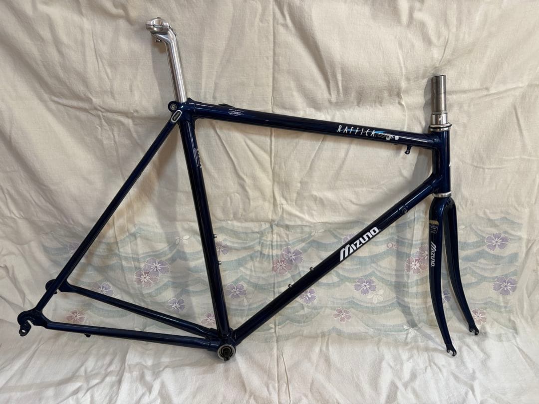 ミズノ　カーボンロードフレーム　ラフィカ050