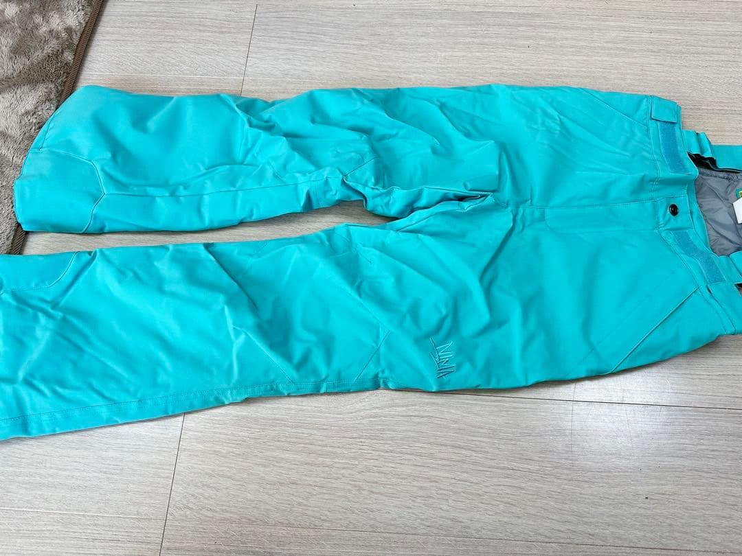 【新品未使用】nima スキーウェア　上下セット　サイズ140cm