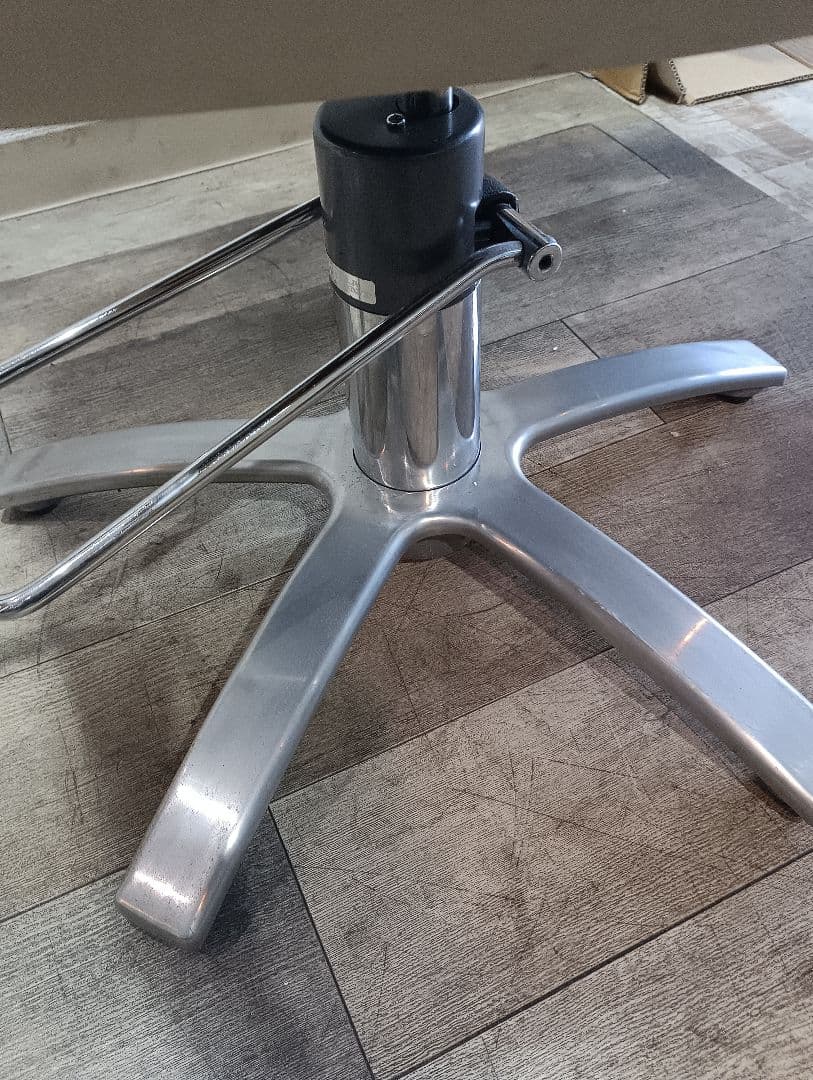 タカラベルモントスタイリングチェア③