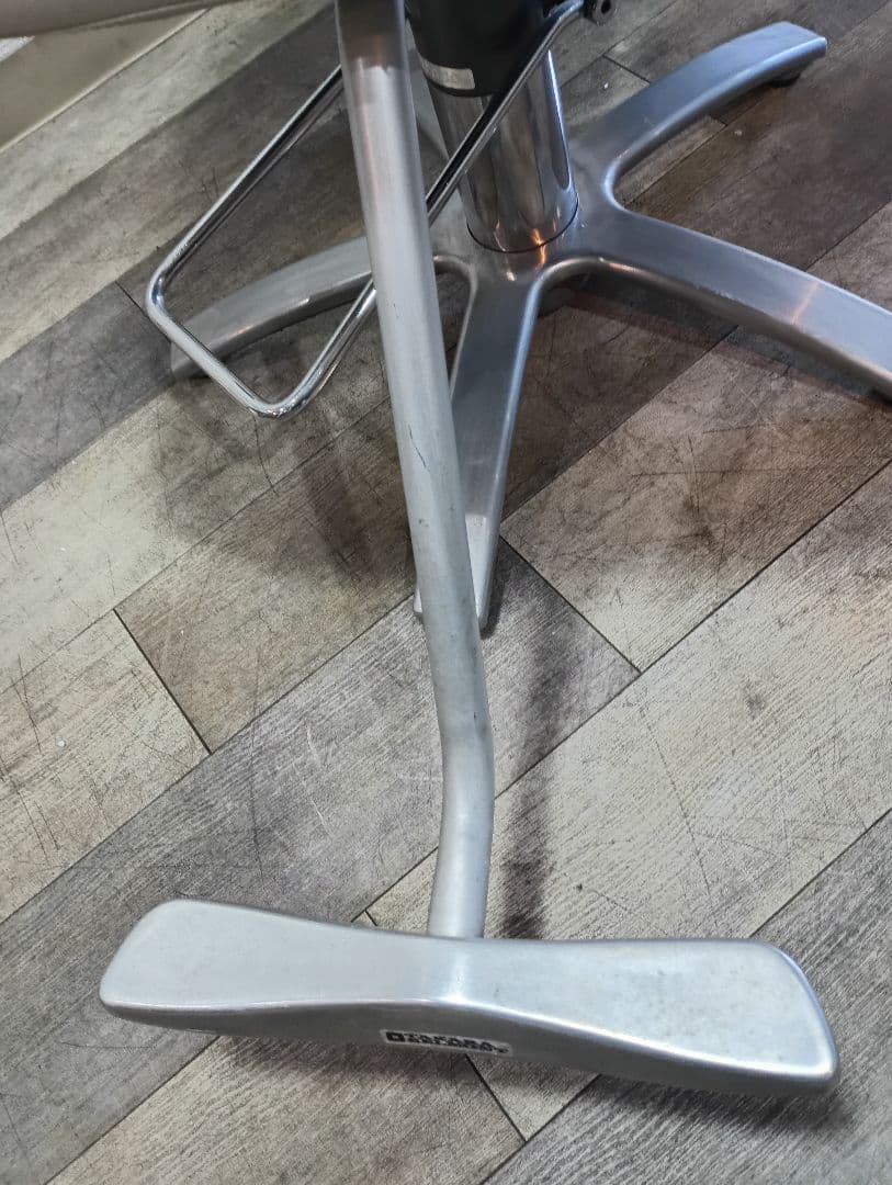 タカラベルモントスタイリングチェア③