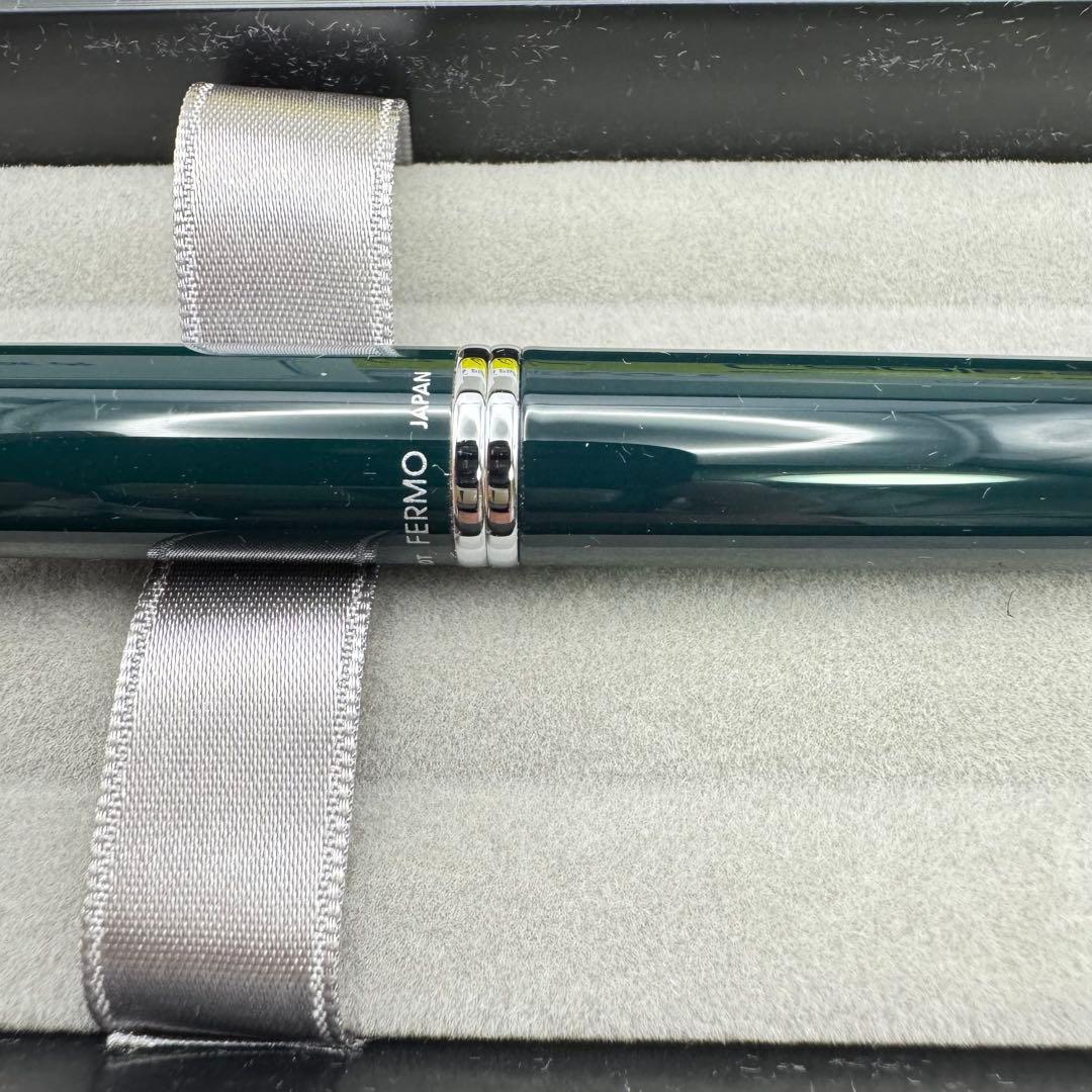 38 【美品】 パイロット 万年筆 キャップレス フェルモ 回転繰り出し式 細字