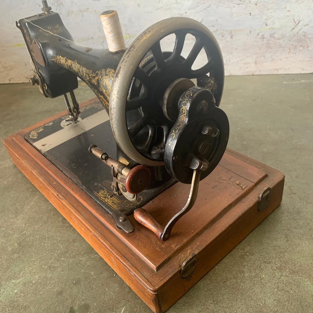 シンガー アンティークミシン 手回しミシン 希少品 ケース付 現状品 N0236