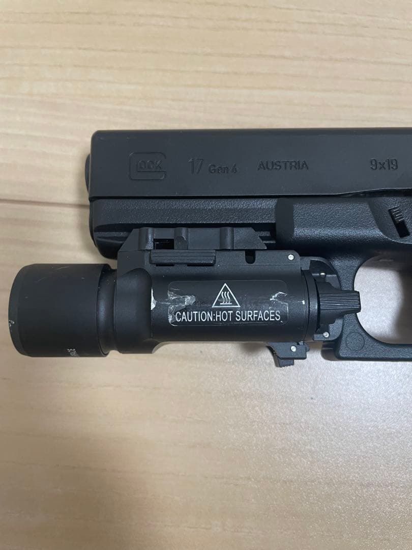 東京マルイGLOCK 17 Gen.4 X300ライト マガジン3本付き