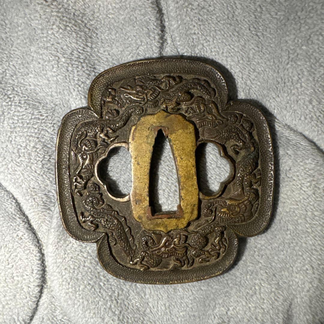 か*る様 金属製 鍔(つば) 複雑な彫刻