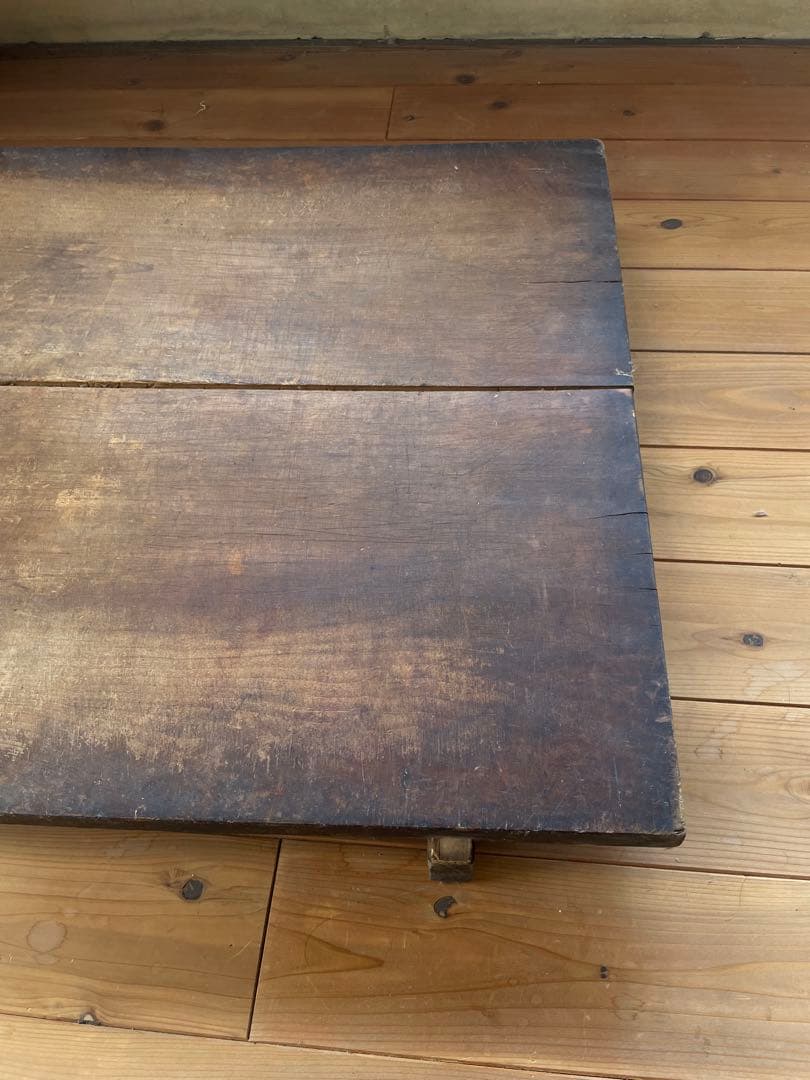 骨董厚板 天板 低めのレイアウトがカッコいい