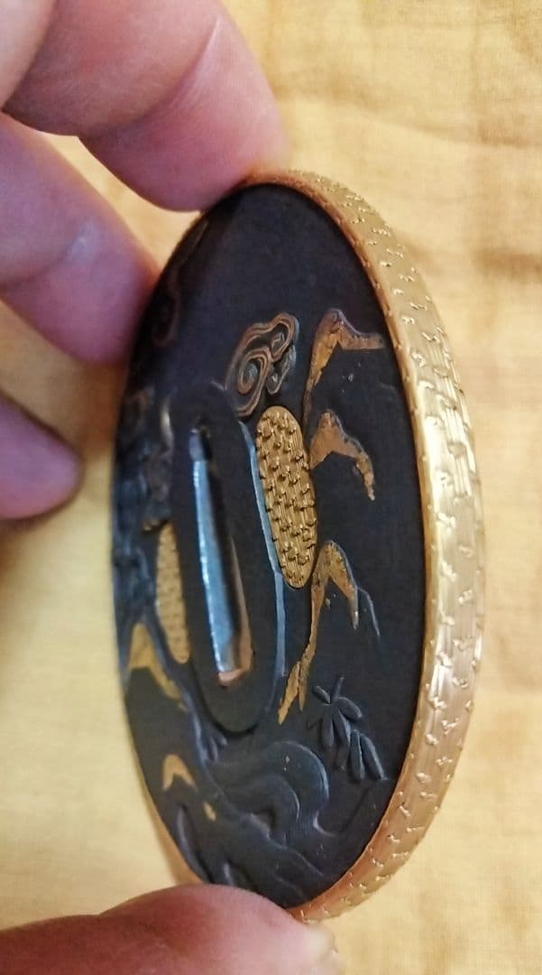 鉄鍔　鐔　(無銘宗典　橋袂賢人図)　江戸時代　金覆輪　金埋金　箱付き