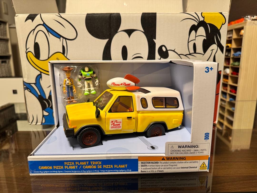 トイストーリー　ピザ　プラネット　トラック　フィギュア付き