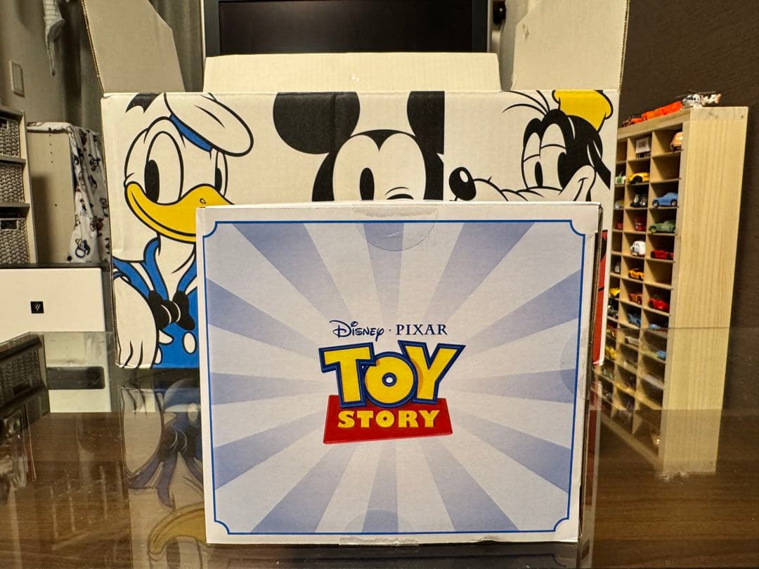 トイストーリー　ピザ　プラネット　トラック　フィギュア付き