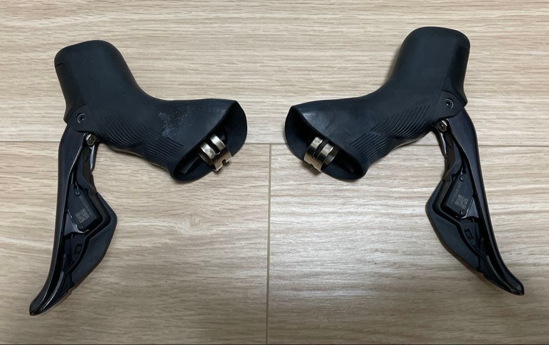 ULTEGRA Di2 ST-R8170 デュアルコントロールレバー　左右