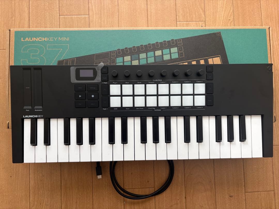 Launchkey Mini 37 MIDIキーボード