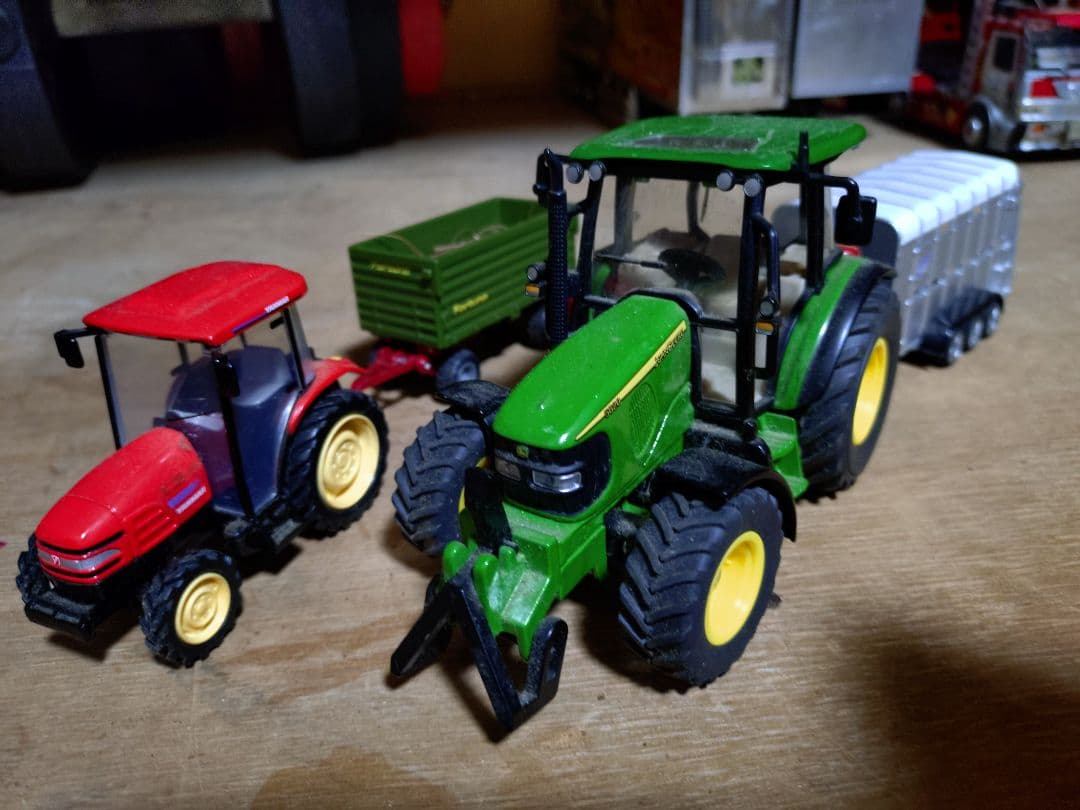 トラクター ミニカー 2台おまけトレーラー