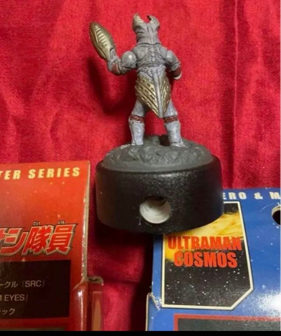 未使用】希少当時品ウルトラマンコスモスフィギュア激レアバルタン星人鉛筆削りセット