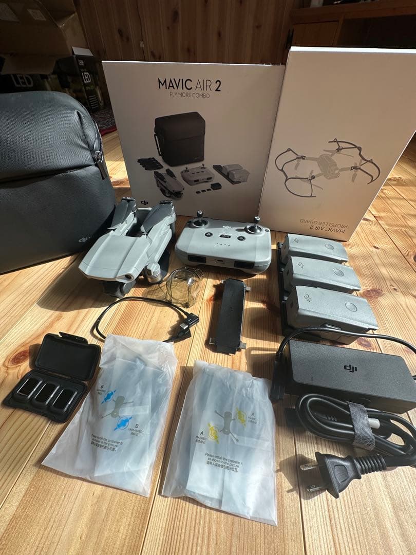 ドローンDJI Mavic Air 2 FLY MORE COMBO