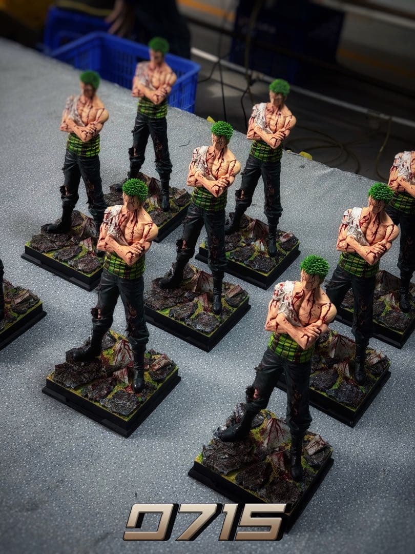 ワンピース　ロロノア・ゾロ　ガレージキッド　フィギュア　完成品