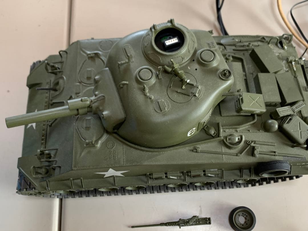 タミヤ 1/16 RC M4シャーマン（105mm榴弾砲搭載型