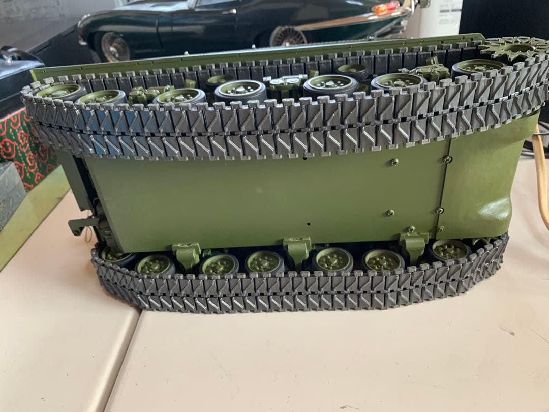 タミヤ 1/16 RC M4シャーマン（105mm榴弾砲搭載型