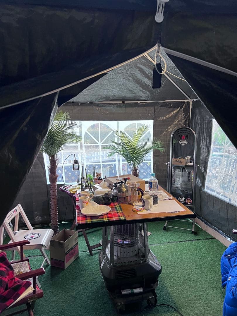 訳あり値引！3m×3m大きなテントハウス組立式2ヶ月使用譲ります。