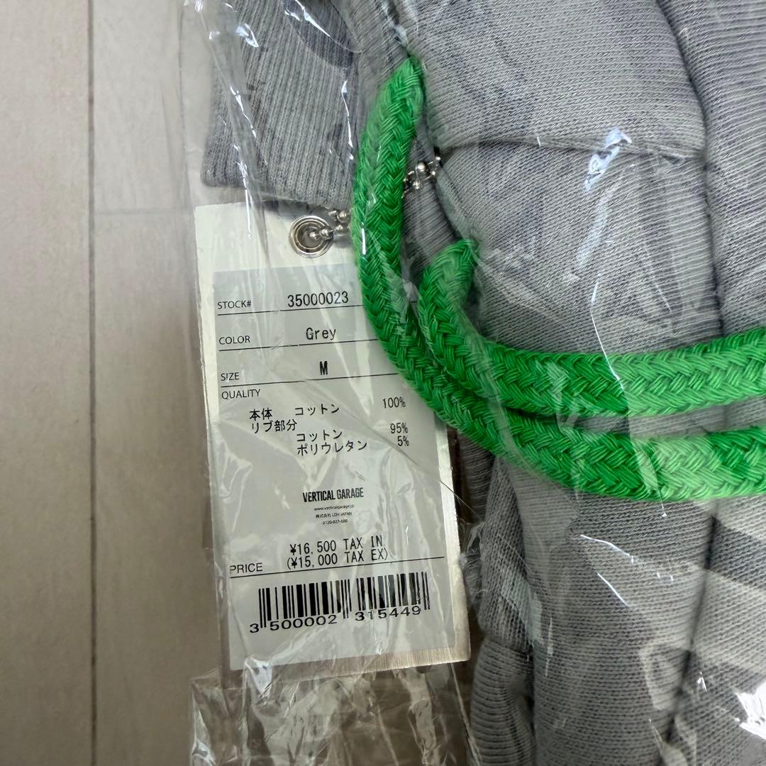 【新品未使用】FANTASTICS buddix ロゴフーディー