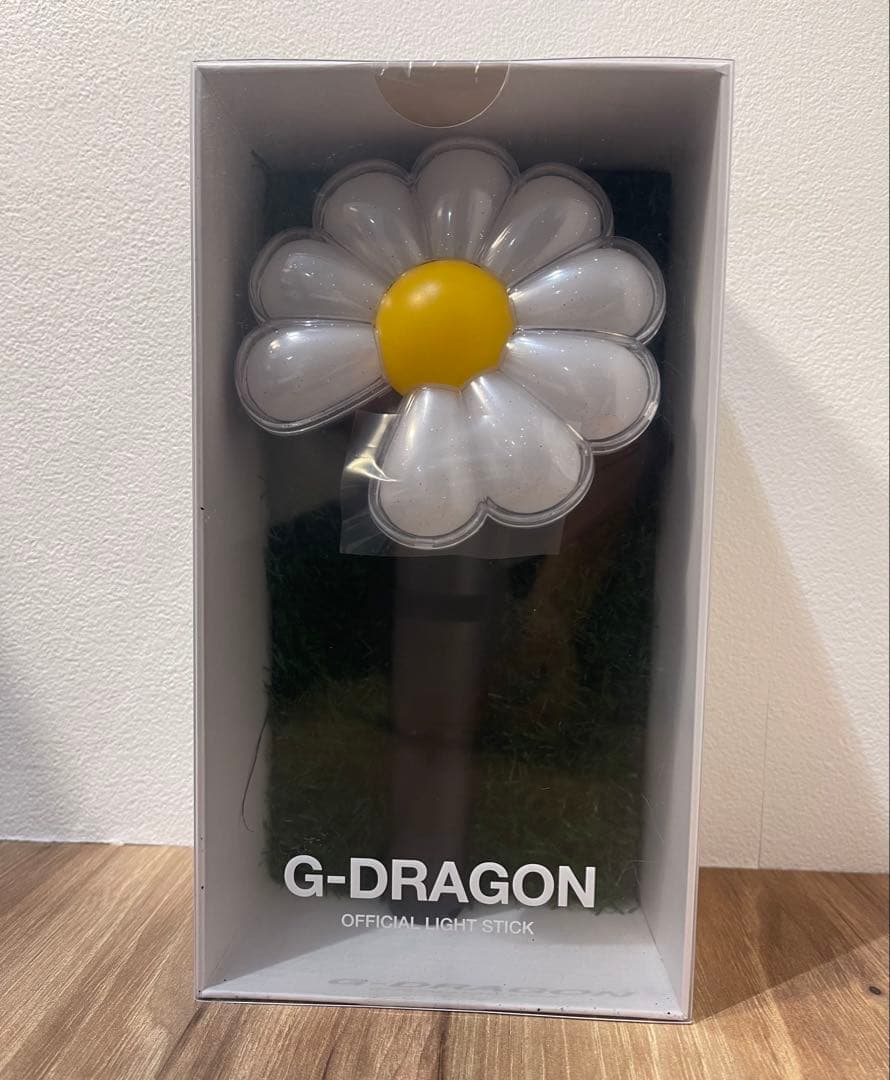 BIGBANG G-DRAGON 花型ペンライト 新品未使用 トレカ付
