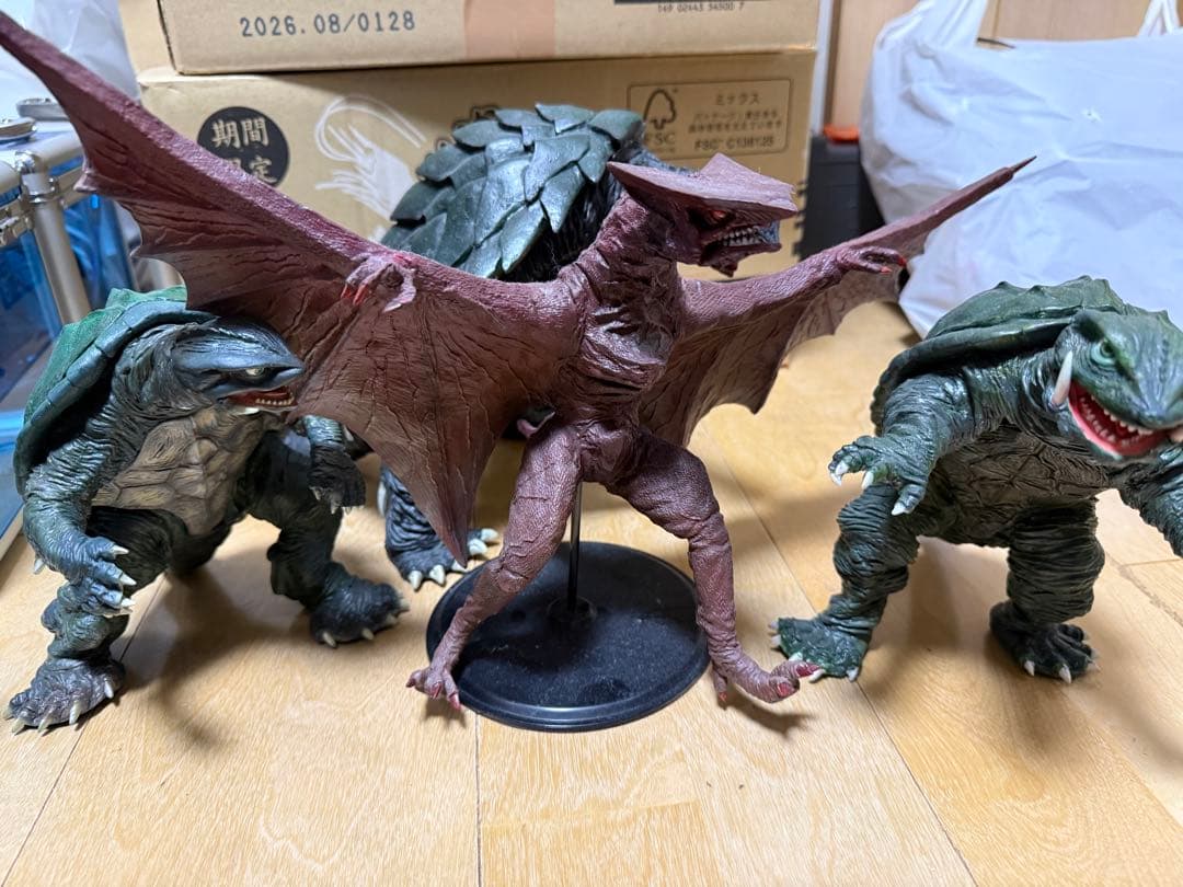 4体　ツクダホビー　ガメラ　ガメラ2 ギャオス　セガ　ガメラ3