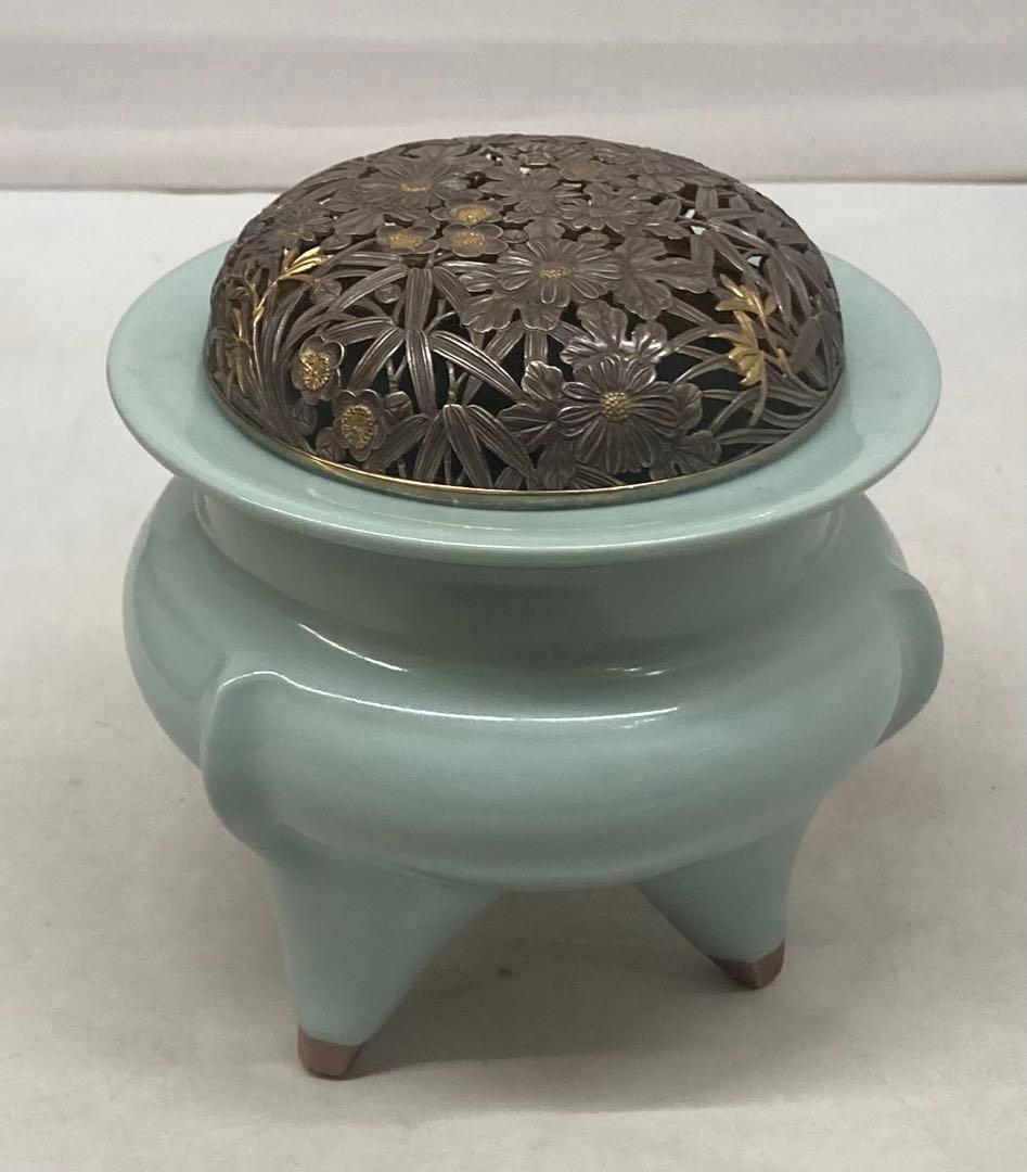 B507s「青瓷袴腰 香炉」諏訪蘇山作純銀四君子肉彫火舎　松與堂造　共箱　京都