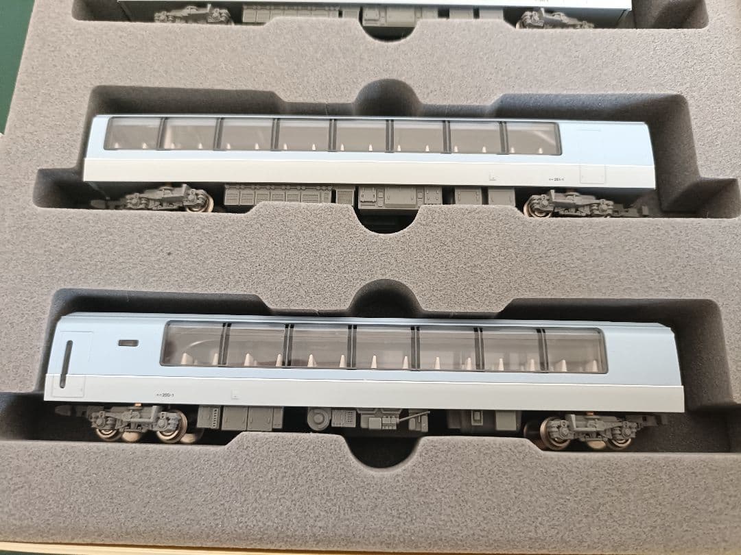 訳ありKATO 10-177 + 10-178 251系スーパービュー室内灯付き