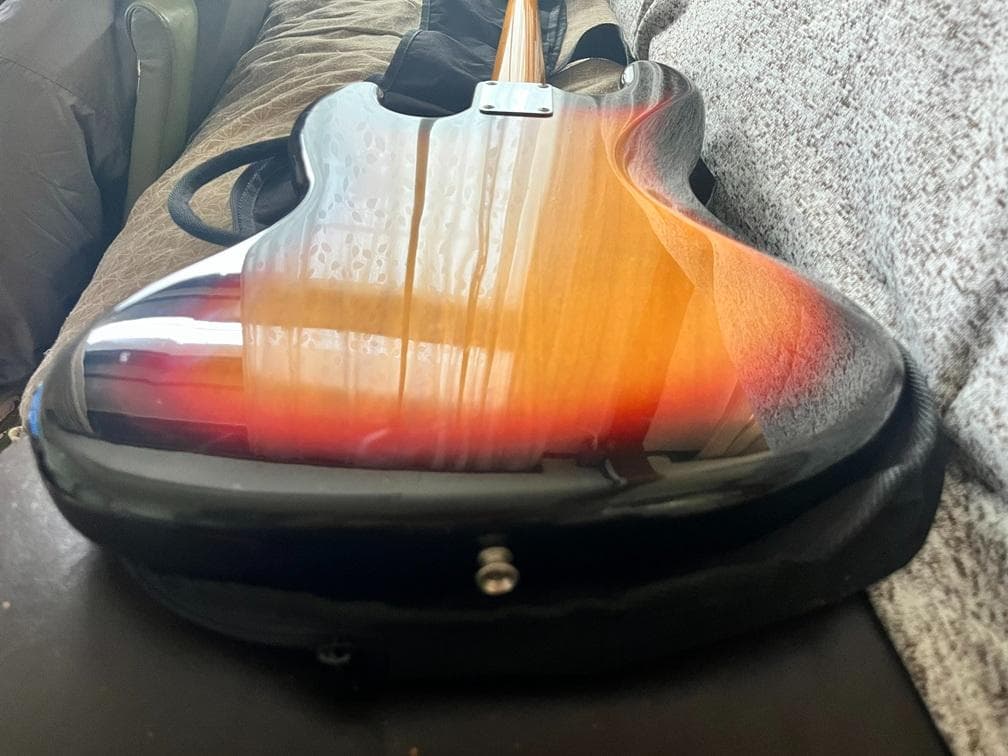 フェンダージャパン JAZZ BASS 3TS JB62 75-US ケース付き