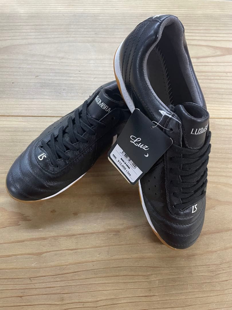 Luz e Sombra フットサルシューズ ブラック　26cm