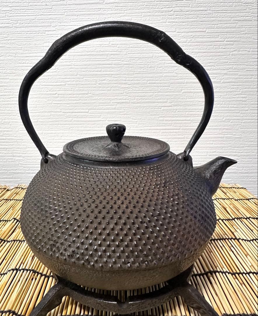 未使用品、栞付　金澤鶴州造１５型アラレ　南部鉄瓶　南部鉄器　鉄瓶