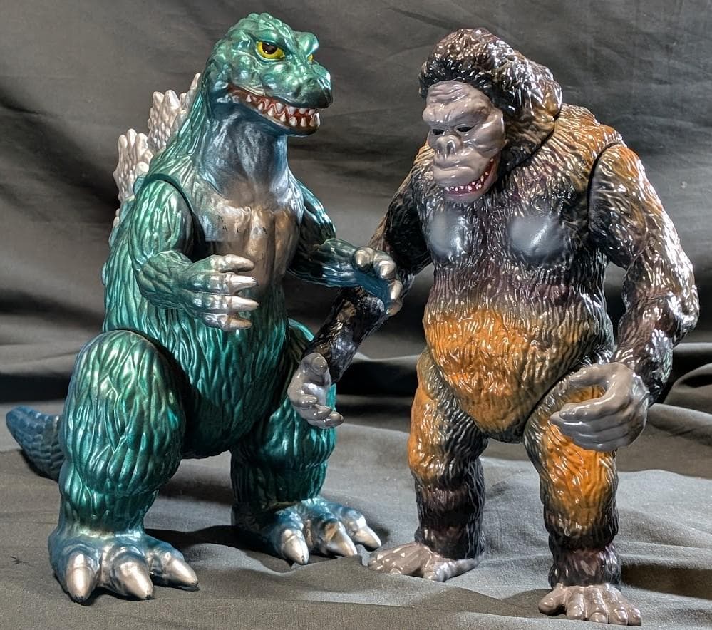 ゴジラ（Ｍ１号）＆ゴリラ１号（APES JAPAN）ソフビフィギュア２体セット