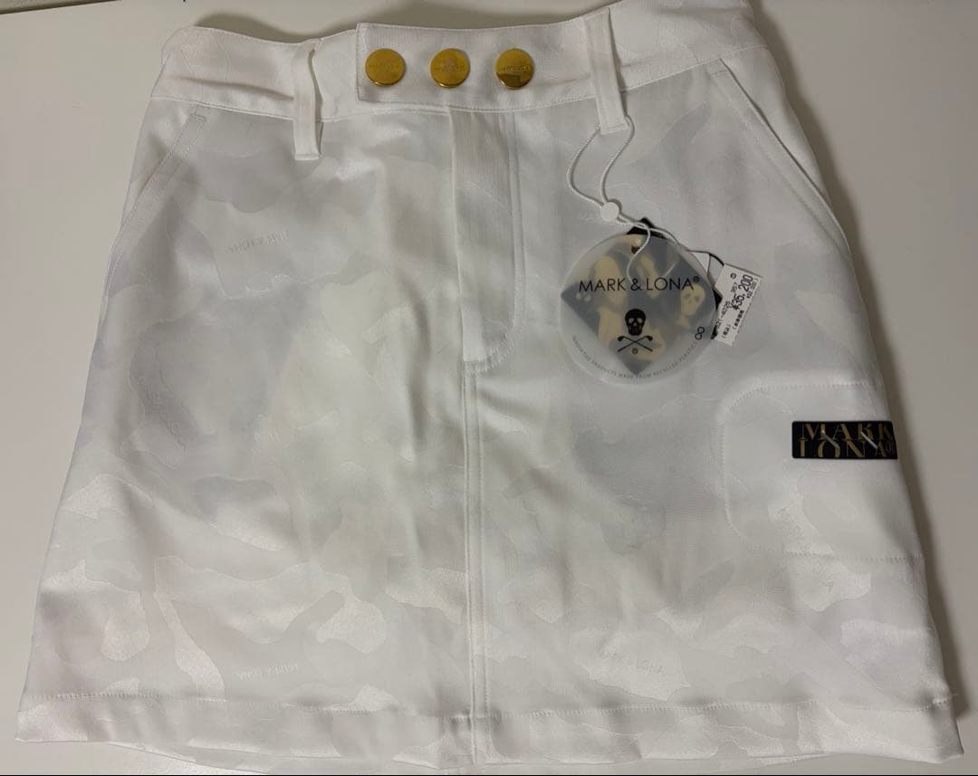 【値下げ中】MARK&LONA ゴルフウェア スカート 白 Sサイズ