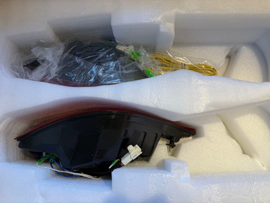 Valenti LED テールランプ　シーケンシャル　ハリアー60前期後期