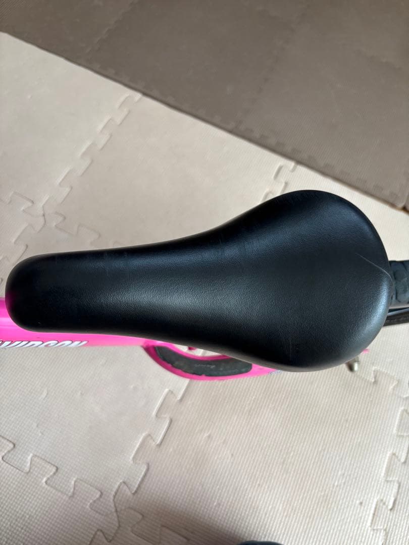 ⭐︎送料込み　カッコいい！　ハーレーダビッドソン　ストライダー　大きめサドル付き⭐︎