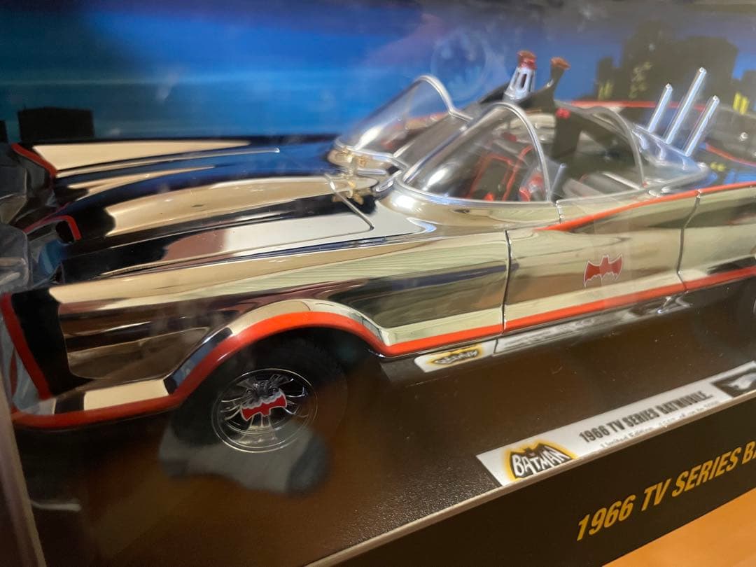 1/18 MATTEL バットモービルTVシリーズ1966 クローム