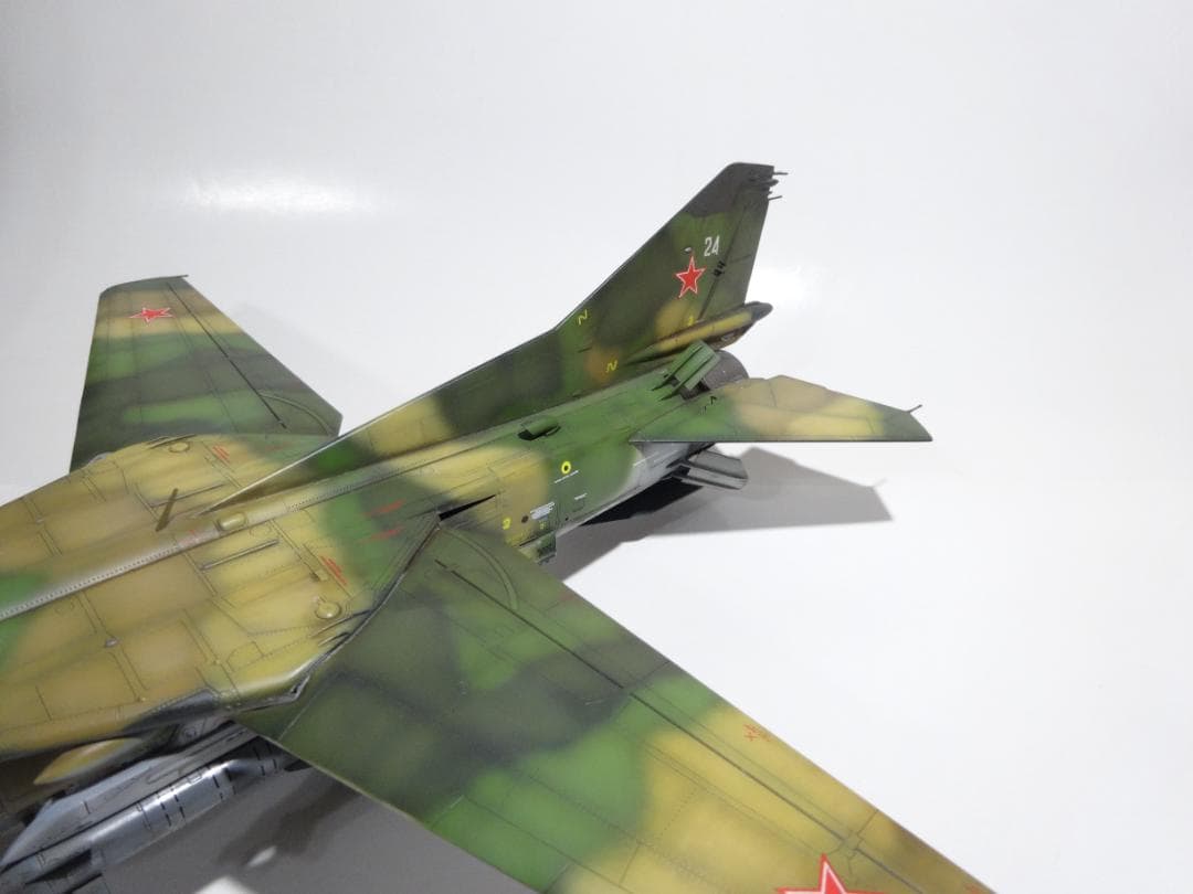 トランぺッター1/48「MiG-27」完成品