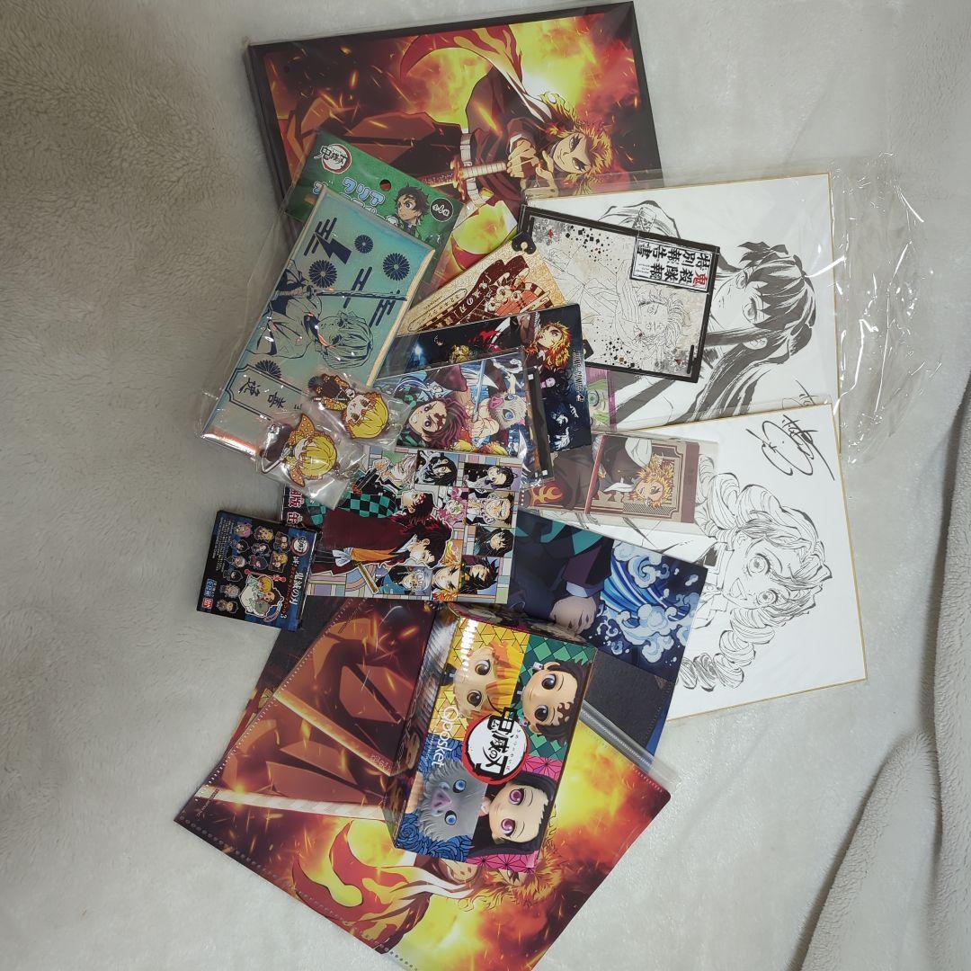 鬼滅の刃色紙　特典クリアファイル　特典缶バッチ　グッズ　シール　映画パンフレット