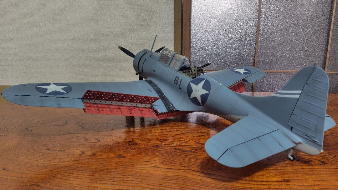 1/18 U.S. NAVY SBD-3 ドーントレス完成品 (訳あり)