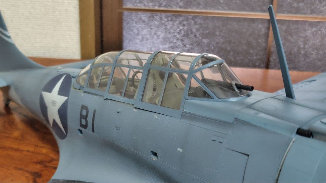 1/18 U.S. NAVY SBD-3 ドーントレス完成品 (訳あり)